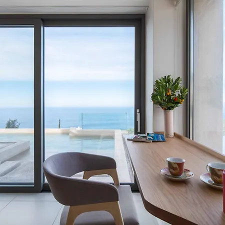 ヴィラ Orion Tsoukaládhes