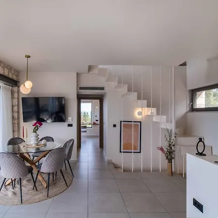 ヴィラ Orion Tsoukaládhes