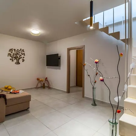 ヴィラ Orion Tsoukaládhes