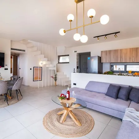 Villa Orion Tsoukaladhes